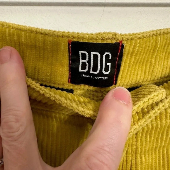 Urban Outfitters BDG Mom high rise corduroy pants. Size 27 - Picture 8 of 9